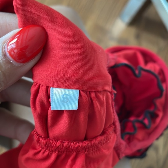 Bikini top with ruffled shoulder - Picture 4 of 4